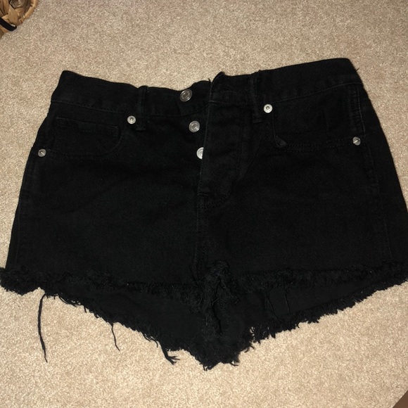 Brandy Melville Pants - Brandy Melville size 24 black shorts